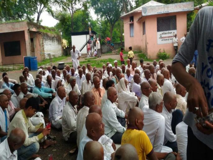Gangajevan in the north of Ringanga | रिंगणगावात वानराच्या उत्तरकार्यात गावजेवण Gangajevan in the north of Ringanga | रिंगणगावात वानराच्या उत्तरकार्यात गावजेवण
